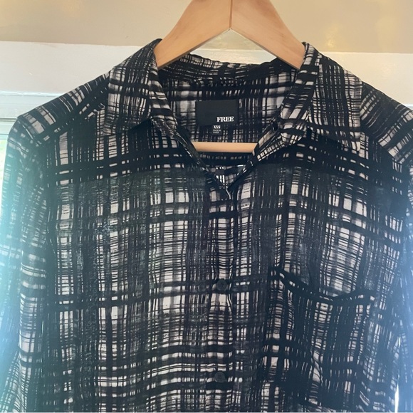 Aritzia Wilfred Free button down top - Picture 4 of 4